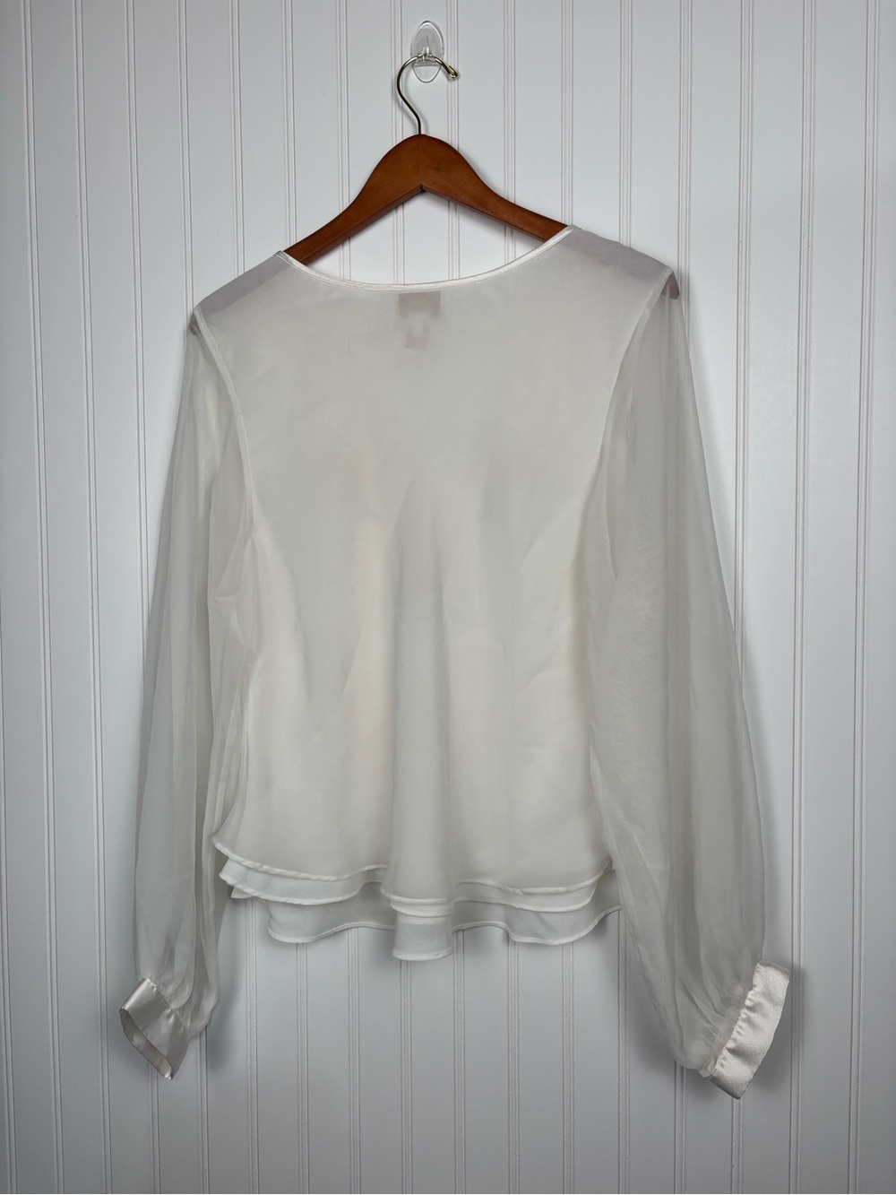 VTG Victoria’s Secret Long Sleeve Lined White Chiffon Blouse Floral Embroider L - Picture 7 of 8